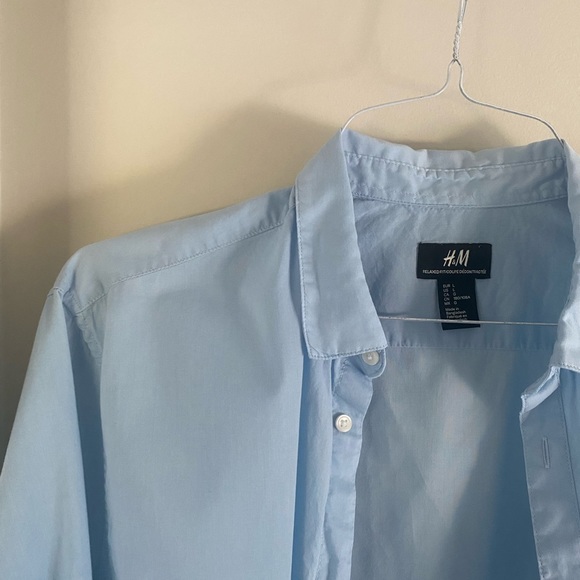 H&M blue button down shirt - Picture 2 of 4